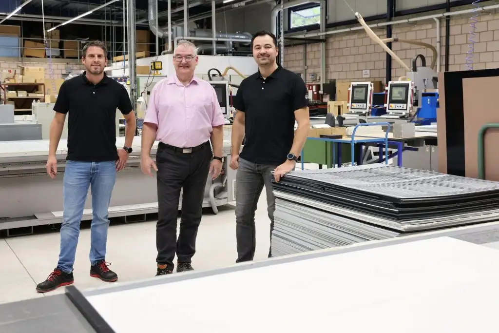 3 Mitarbeitenden im Werk